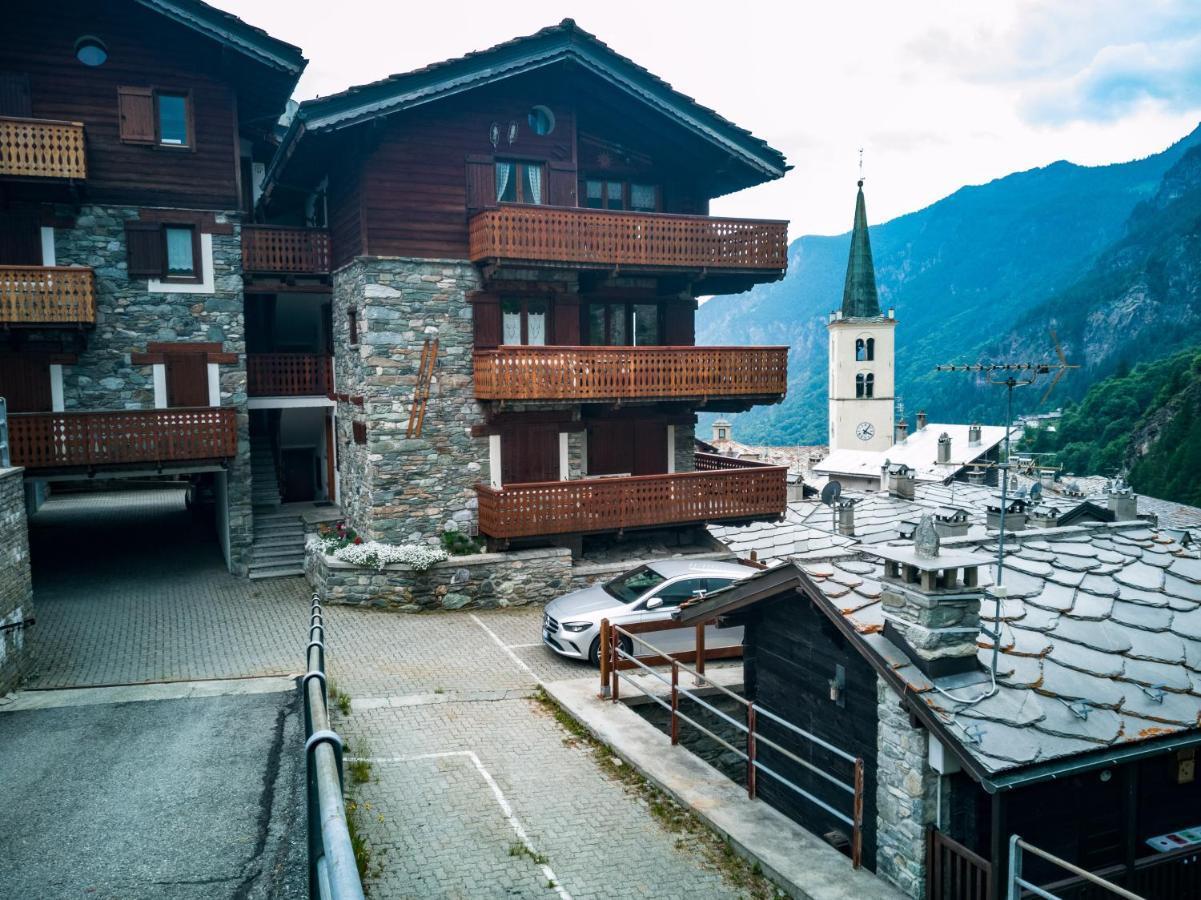 Appartement "Lo Mequio De Emilie" 2 Passi Da Centro E Piste à Valtournenche Extérieur photo